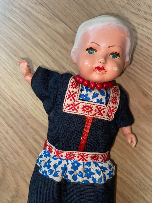 Zabytkowa antyczna holenderska lalka z lat 1930-40