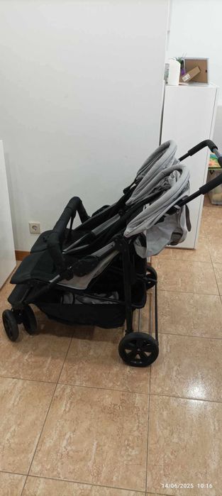 Carrinho de passeio para gémeos
