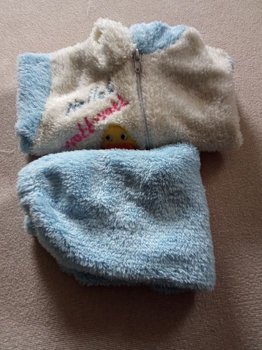 śliczny uniwersalny  dresik dla