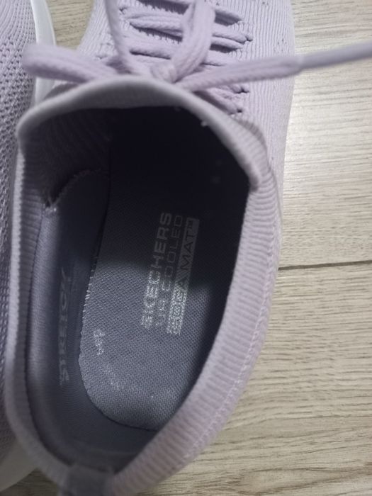 Кросівки для дівчинки  Skechers 36 розмір (23.5)