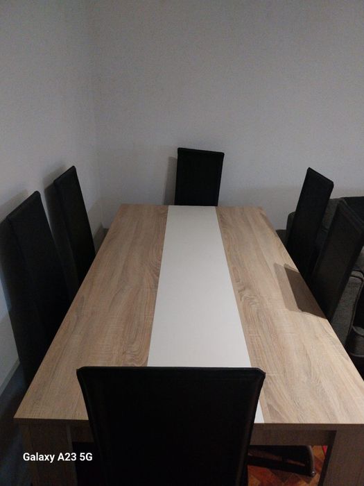 Vendo mesa com 6 cadeiras