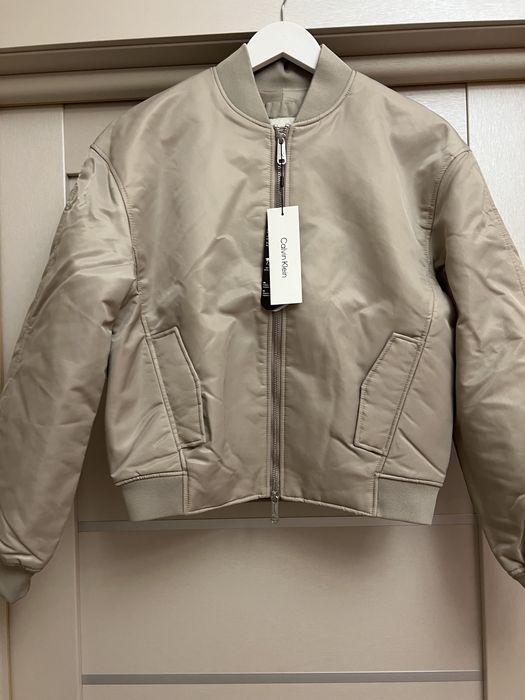 Стильний бомбер Calvin Klein,  розмір XS-S