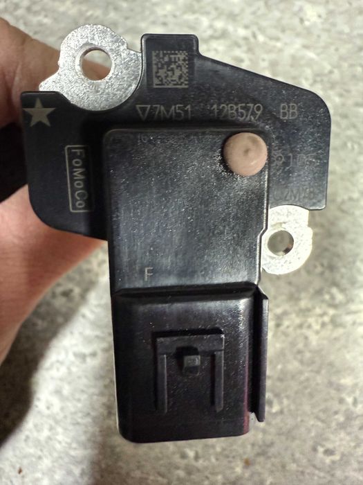 Przepływomierz masy powietrza Ford 7M5112B579BB oryginał
