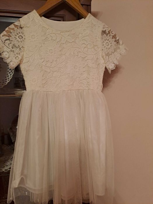 Sukienka tiulowo-koronkowq