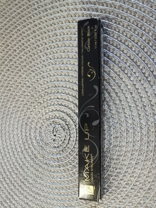 Płynny Eyeliner Carbon Black FM