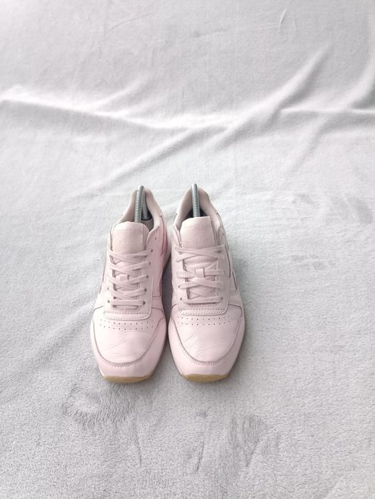 Жіночі кросівки шкіра Reebok р36