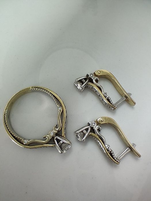 Złoty zestaw z diamentami 585