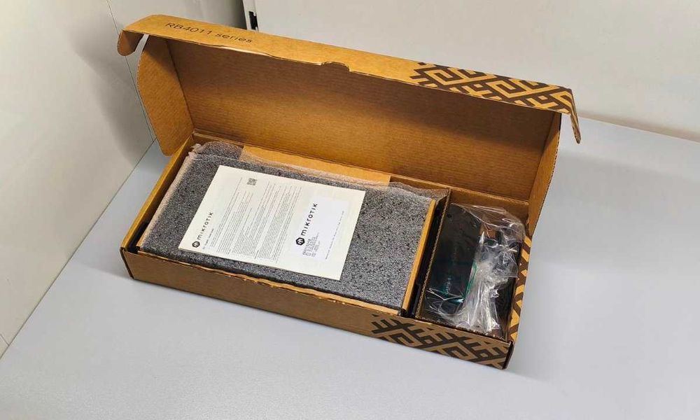 Мощный Mikrotik RB4011iGS Gigabit SFP usb LTE Роутер 10портов
