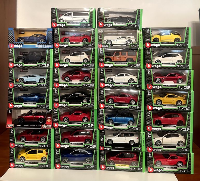 Coleção completa Bburago 1/32- 85 Carros diferentes- Novos e Selados