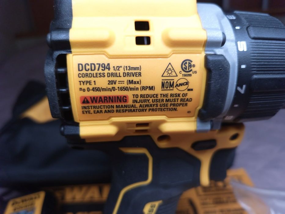 Набор Шуруповерт DEWALT DCD794D1 20V бесщеточный