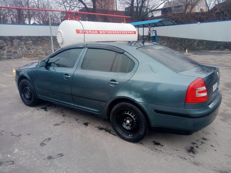 Skoda Octavia 1,6-MPI-- газ бенз