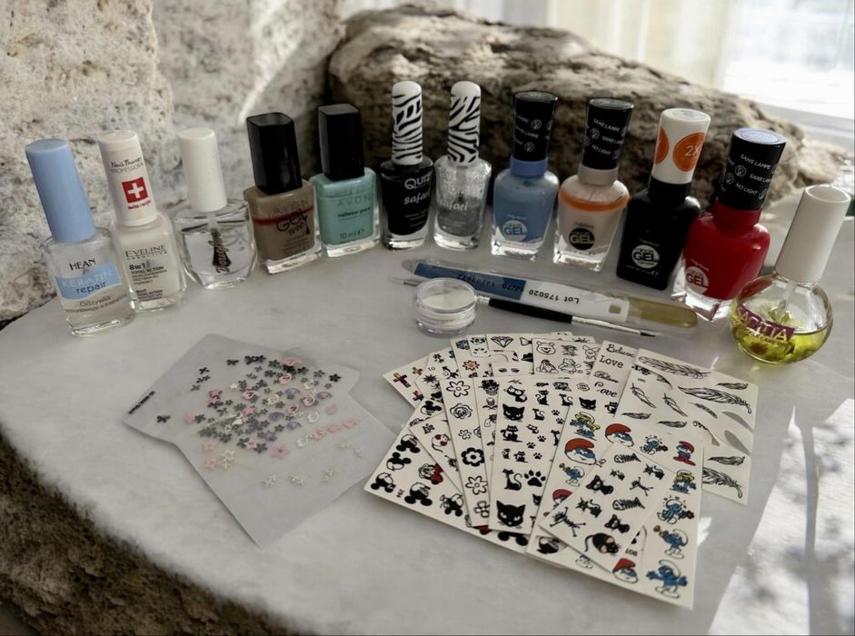 Zestaw lakierów do paznokci – idealny do nauki lub zabawy!