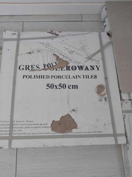 Sprzedam płytki gresu.