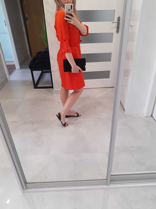 Czerwona, elegancka sukienka