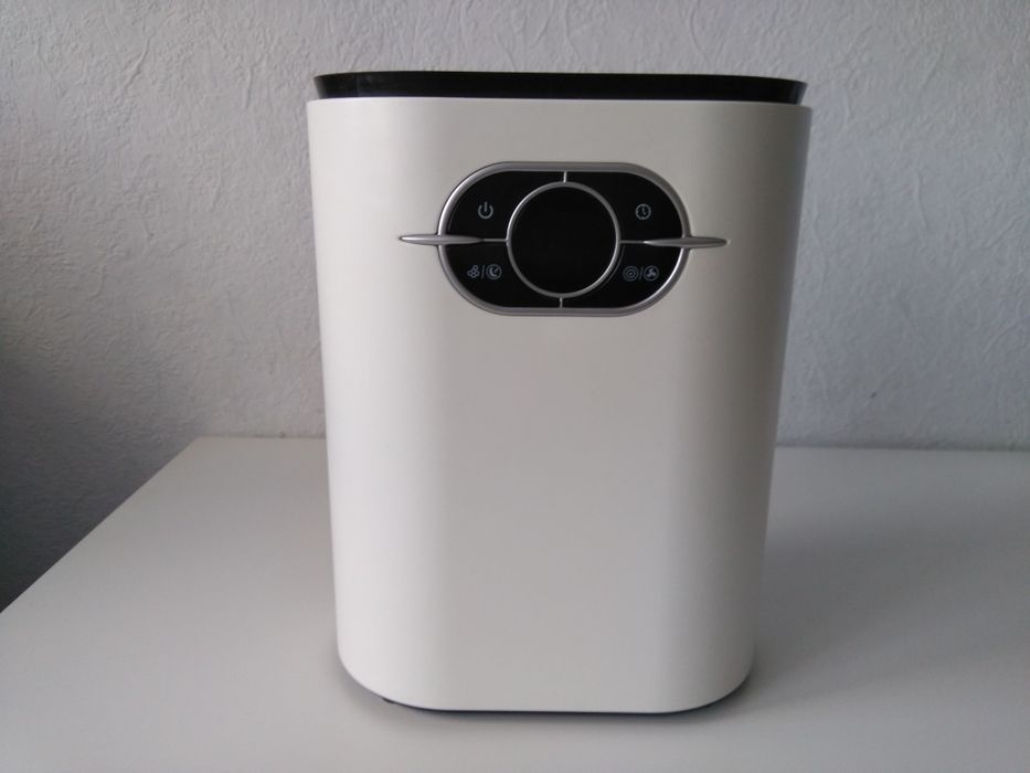 Osuszacz powietrza z wyświetlaczem jonizator wskaźnik wilgotności