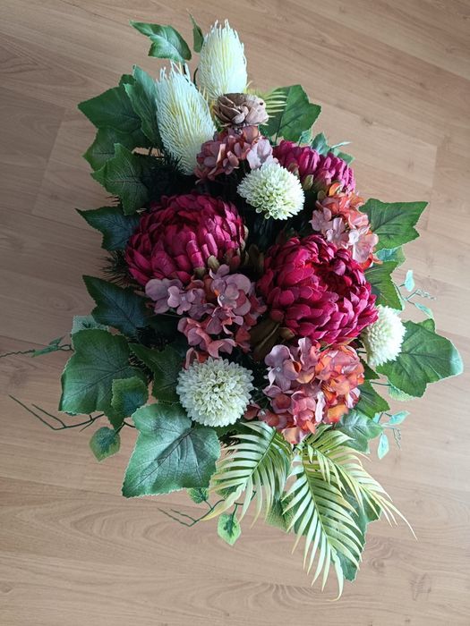 Stroik kompozycja na grób, cmentarz