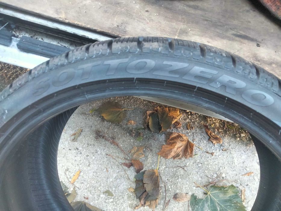 235 35 R20 Pirelli