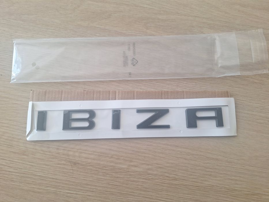Letras pretas para mala Seat Ibiza