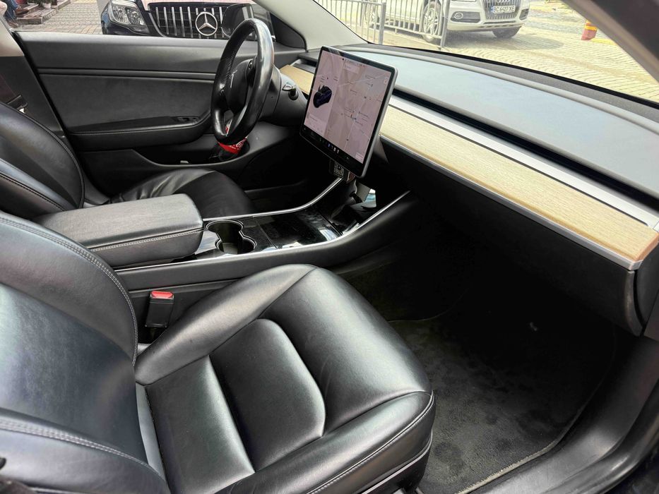 Tesla Model 3 Long Range 75 кВт