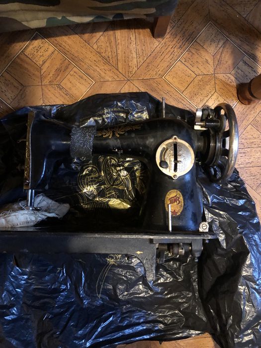 Швейная машинка ПМЗ.