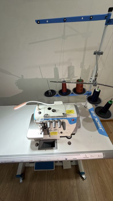 Maquina de corte e cose