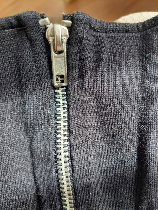 H&M czarna dopasowana spódnica mini 36 z zamkiem klasyczna basic mini