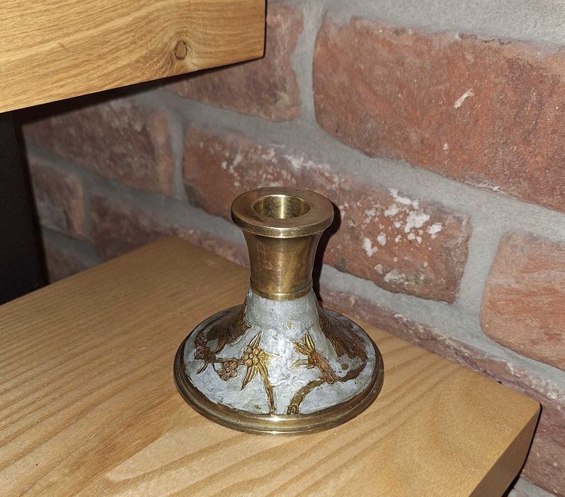 Indyjski mosiężny świecznik emaliowany