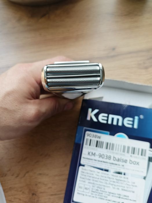 Продам тример для гоління, бритву ,шейвер.