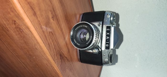 Aparat fotograficzny EXA 1a+ lampa zestaw