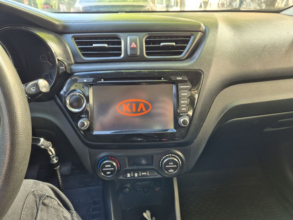 Продам автомагнітолу Kia Rio 3