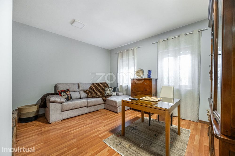 Moradia com duas habitações independentes ao Hospital São João e IS...