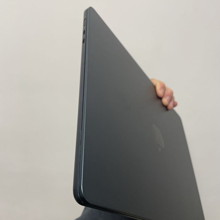 Екран на MacBook Air 15 2023 M2 Midnight
