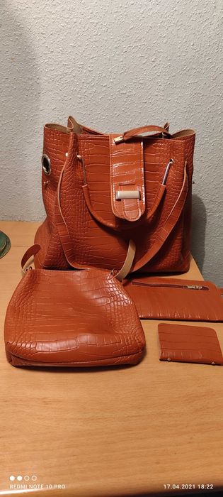 Zestaw torebek damskich  (krokodyl)