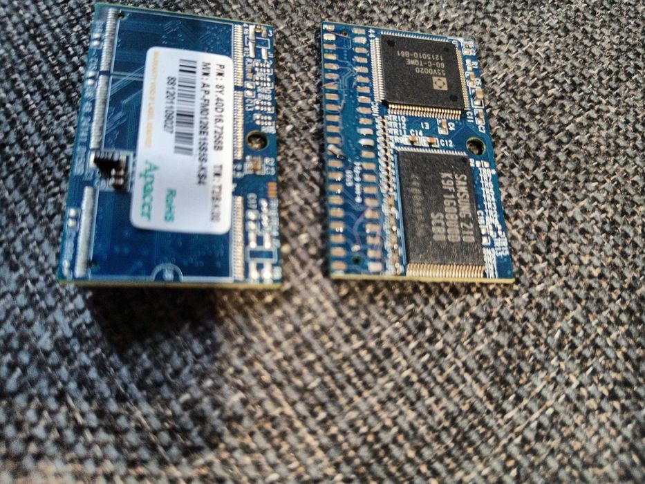 Moduł Apacer IDE Flash o numerze części 8Y.40D16.7256B