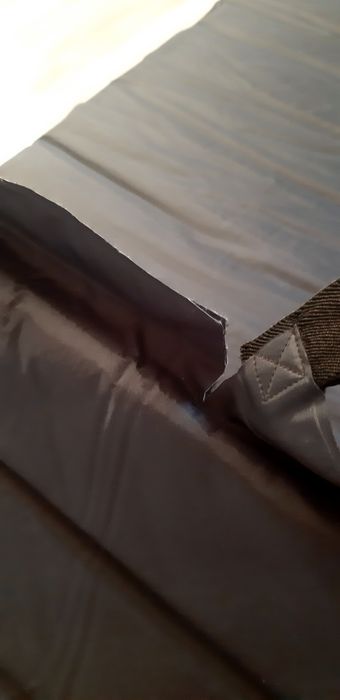 Materac kęmpingowy samopompujncy.