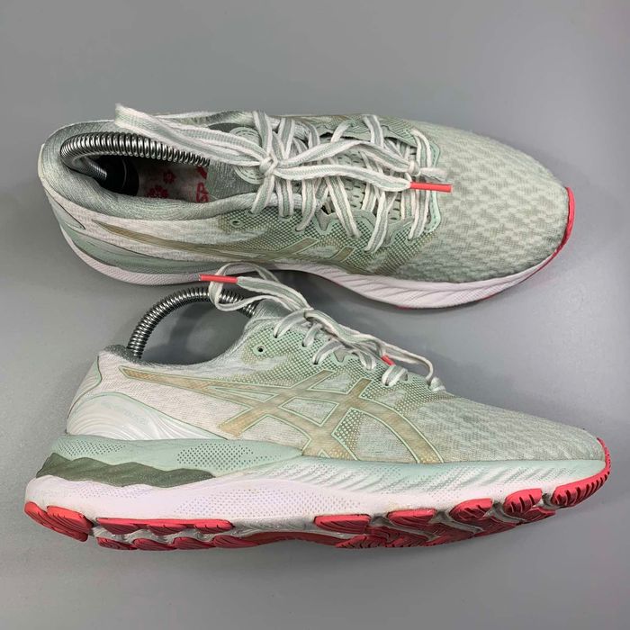 asics gel nimbus 23 бігові жіночі кросівки