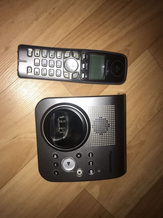 Стационарный телефон. Panasonic KX-TG7227UAT. Домашний телефон