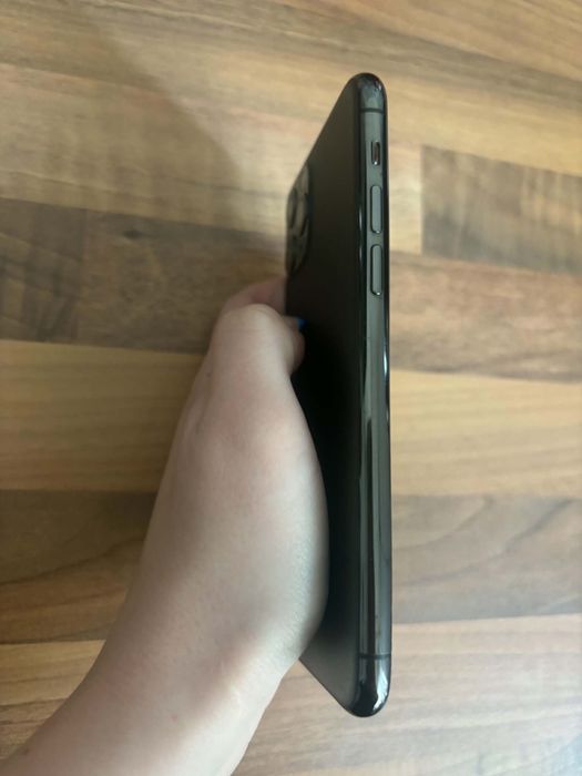 iPhone11 pro szczaskany