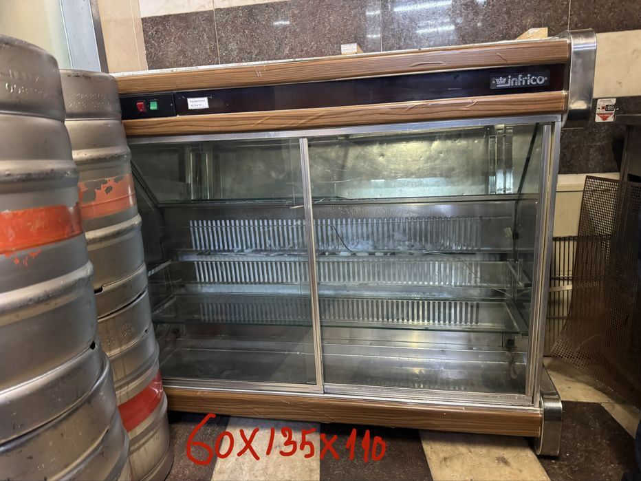 Vitrina Refrigerada Infrico (60x135x110cm) a funcionar bem! Um vidro partido para trocar. Preço: €390. LIGA -:Nove um seis um zero oito dois um sete