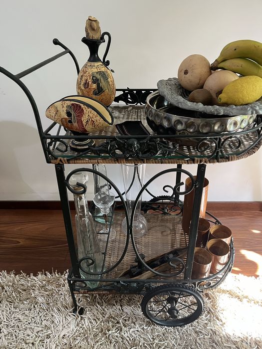 Carrinho Bar em ferro e vidro
