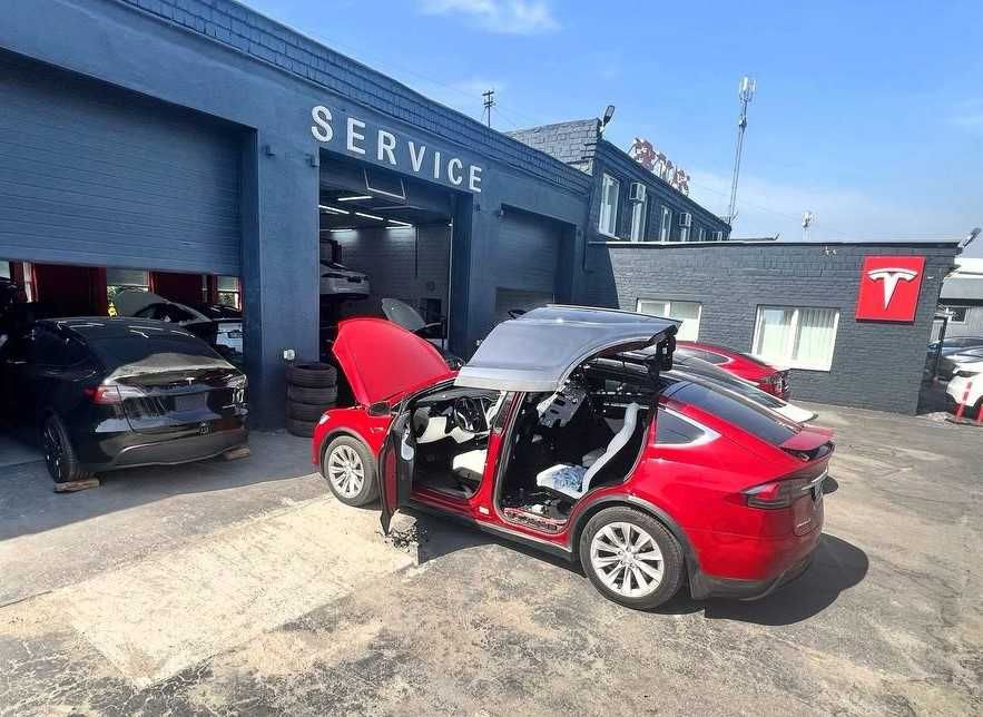 Відновлення Tesla із США. Model 3 Y X S.  Діагностика і ремонт Тесла