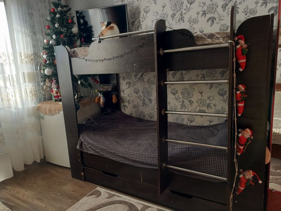 Двоярусне ліжко дятяче