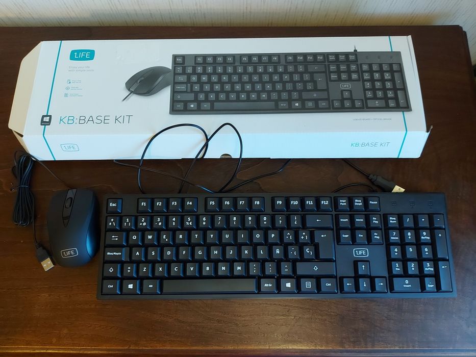 Teclado externo com fio e mouse445675515213916160