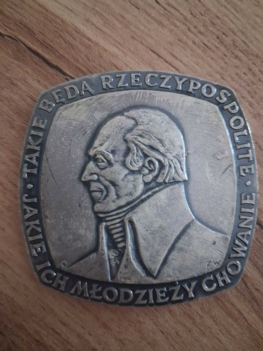 Medale Wzorowy Absolwent Uczelni