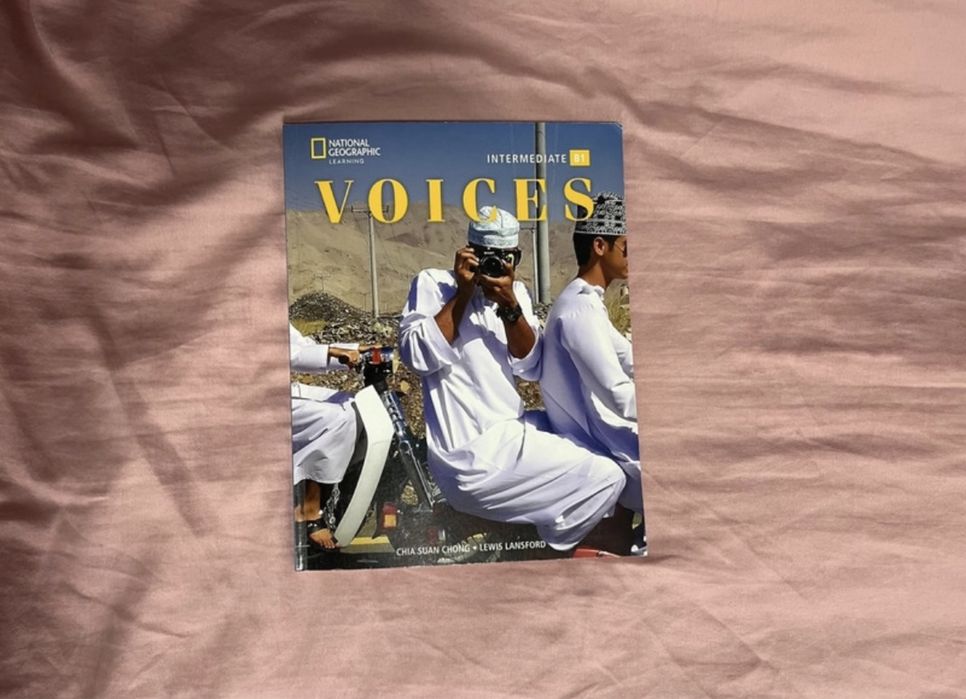 Voices B1 Intermediate Student's Book with Online Practice and Student's ebook