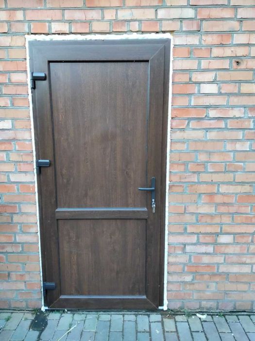 Продаю Металопластикові Вікна та Двері! Звягель