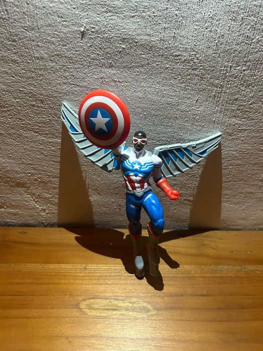 Miniatura Falcon×Captain America Marvel