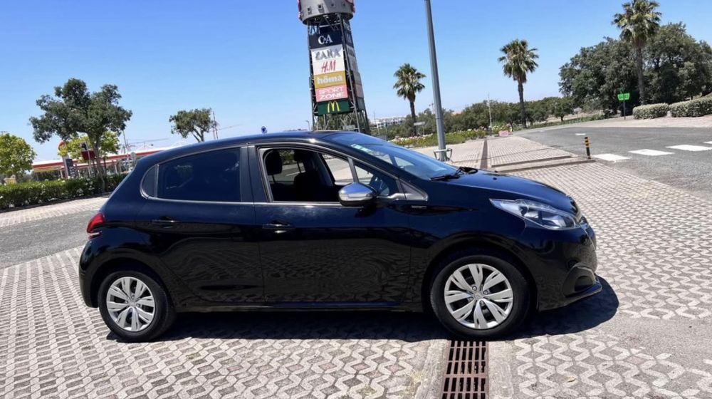 Peugeot 208 - Impecável