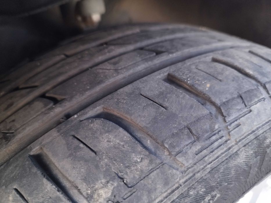 Mercedes-Benz E200 gasolina 1999 – 310.000 km