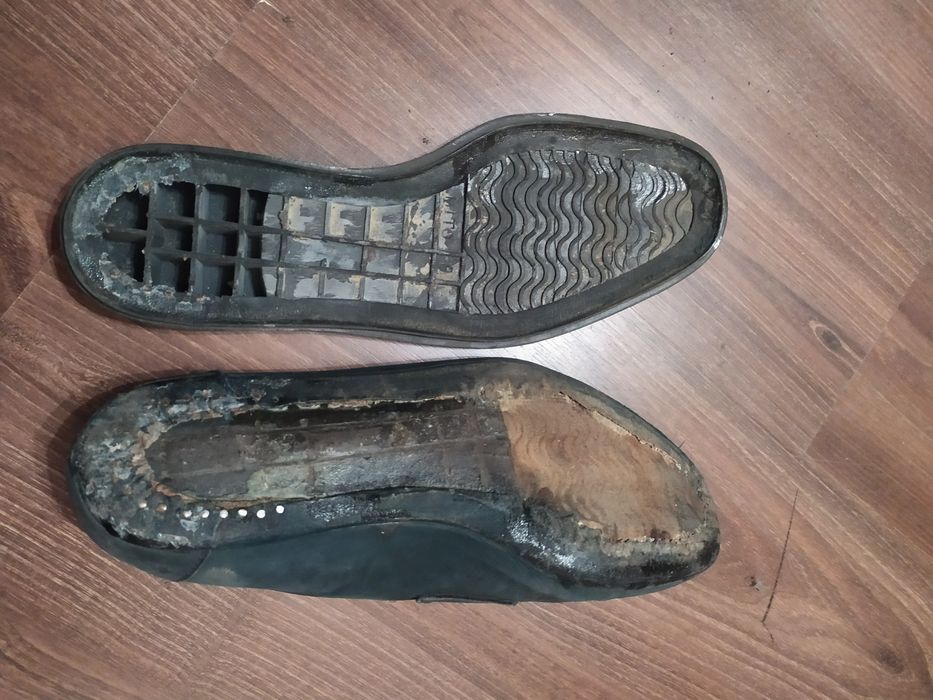 Продам обувь лоферы Versace. Под ремонт.